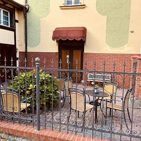 Apartment Gruener Fuerst Mit Sitzecke Im Innenhof & Naehe Park & Erdgeschoss Бад Мускау Екстериор снимка