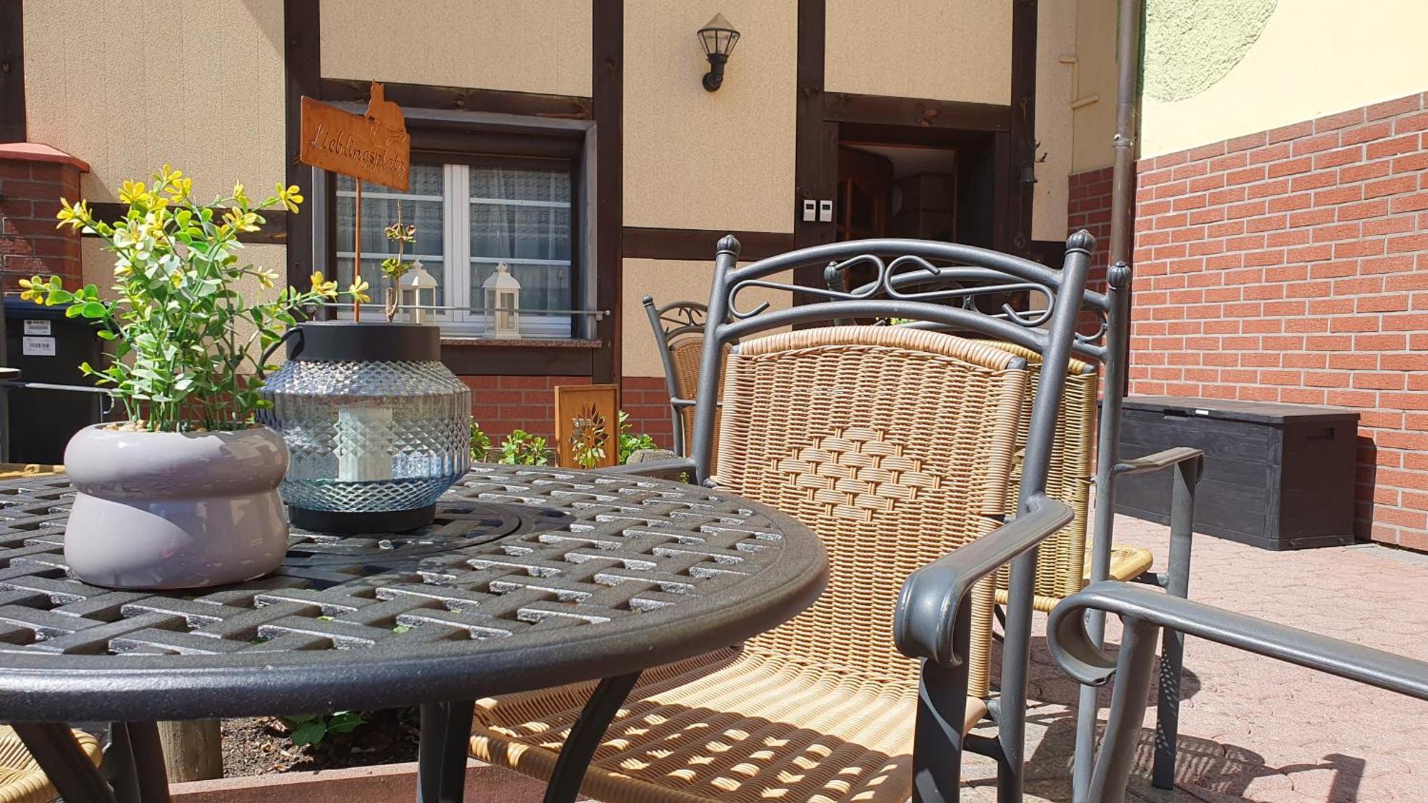 Apartment Gruener Fuerst Mit Sitzecke Im Innenhof & Naehe Park & Erdgeschoss Бад Мускау Екстериор снимка