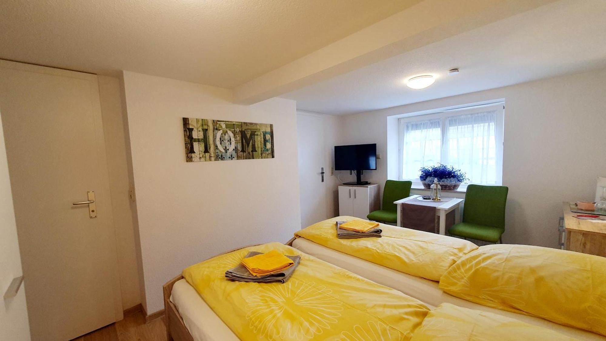 Apartment Gruener Fuerst Mit Sitzecke Im Innenhof & Naehe Park & Erdgeschoss Бад Мускау Стая снимка