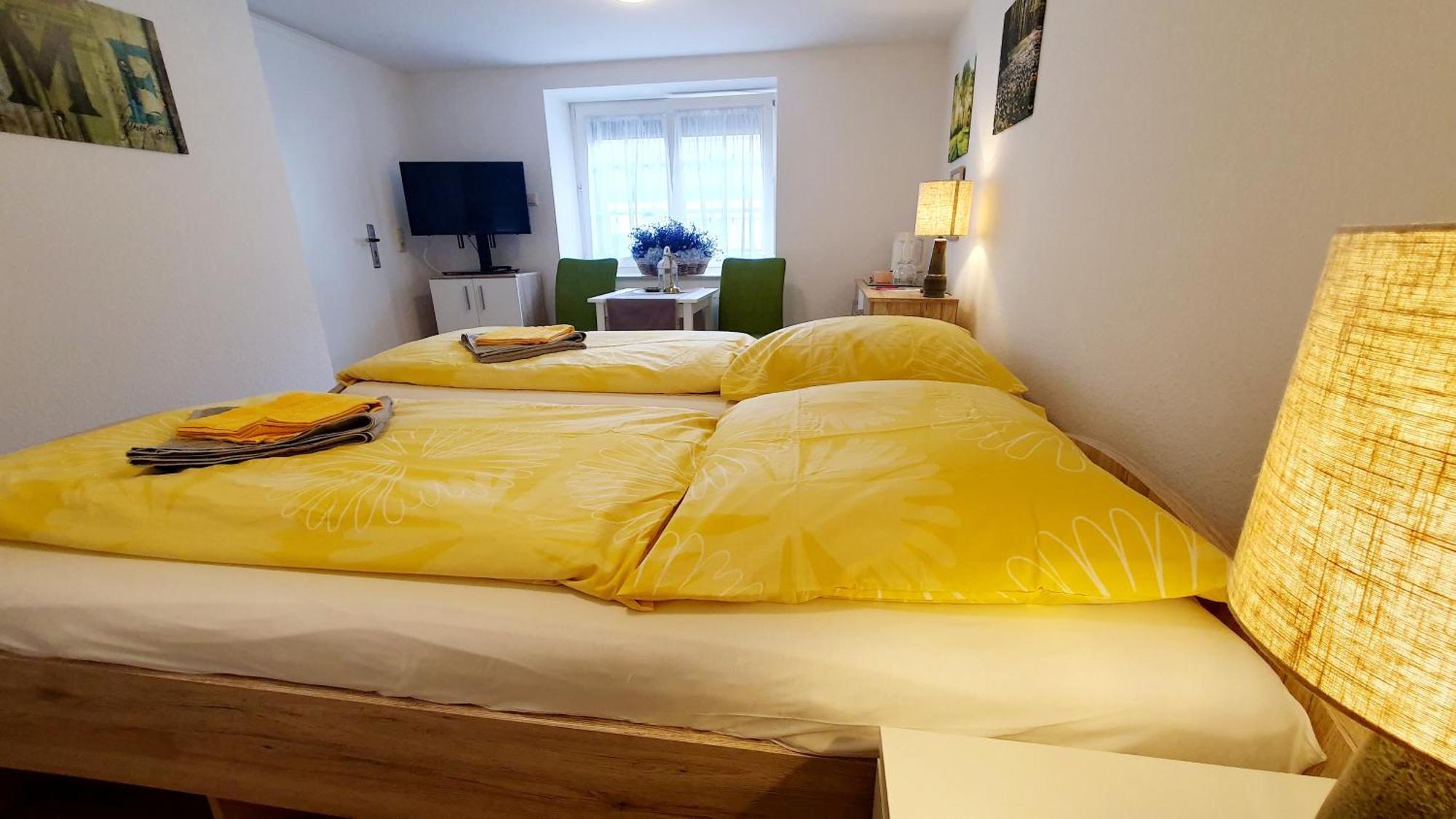 Apartment Gruener Fuerst Mit Sitzecke Im Innenhof & Naehe Park & Erdgeschoss Бад Мускау Стая снимка